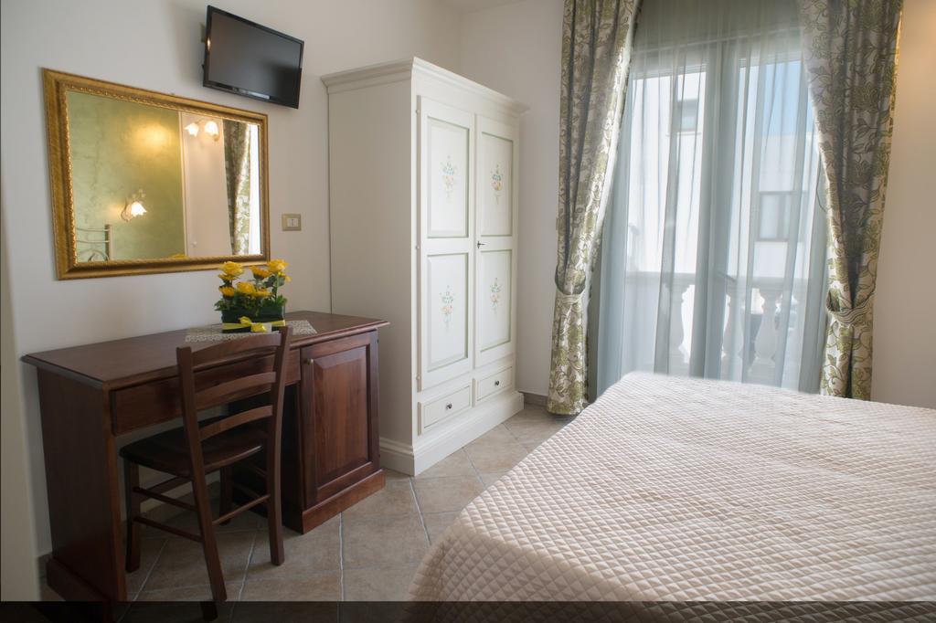 B&B Corte Dell' Immacolata Тавиано Екстериор снимка
