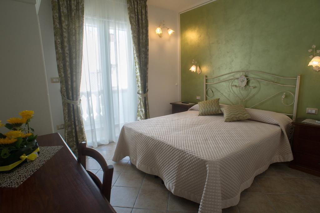 B&B Corte Dell' Immacolata Тавиано Екстериор снимка