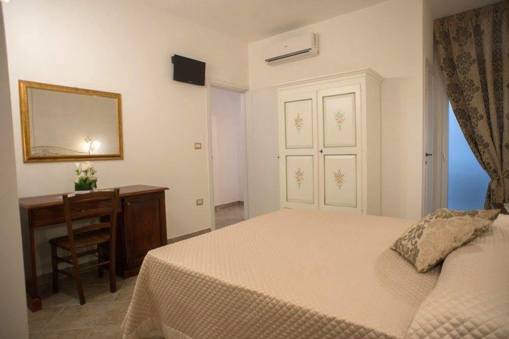 B&B Corte Dell' Immacolata Тавиано Екстериор снимка