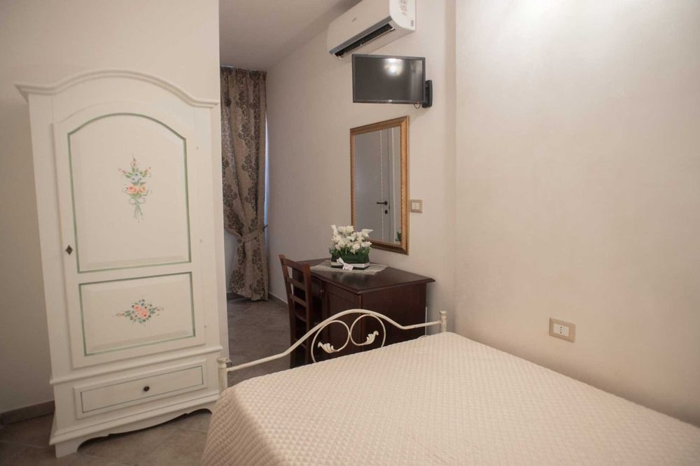 B&B Corte Dell' Immacolata Тавиано Екстериор снимка